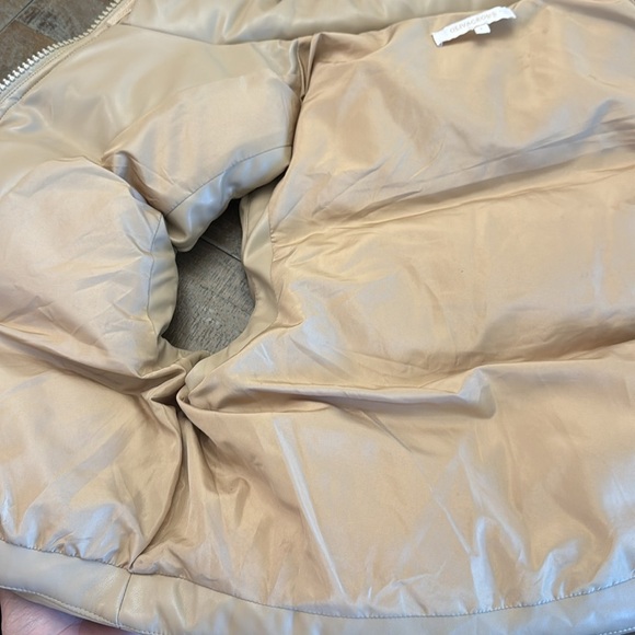 OLIVACEOUS liza faux leather cropped puffer vest in tan - Picture 11 of 11